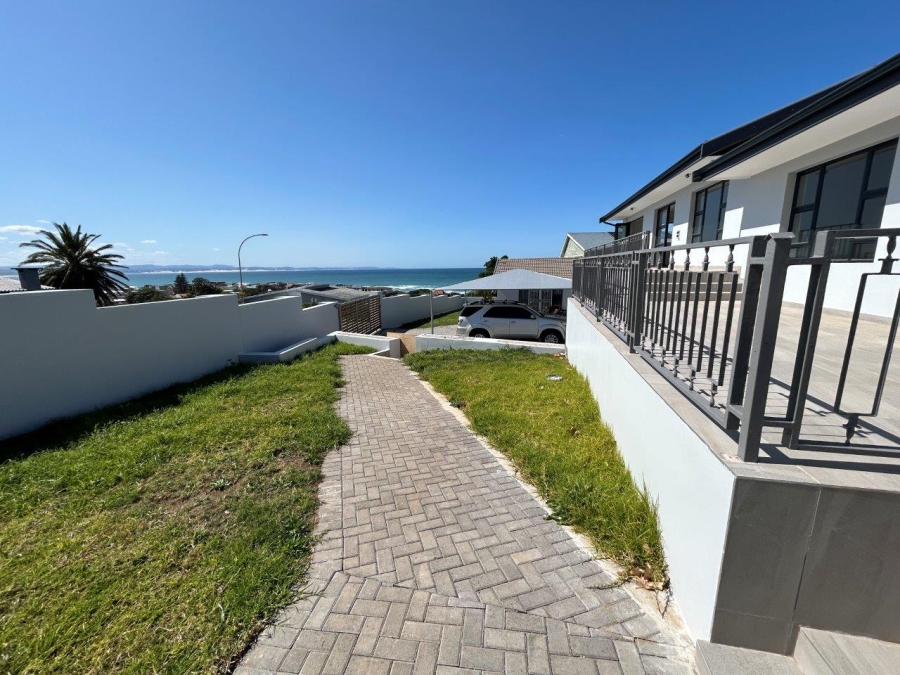 9 Bedroom Property for Sale in Jeffreys Bay Central Eastern Cape